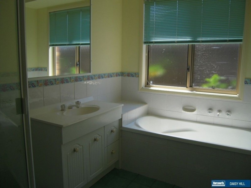 16 Lithfield Place, Loganholme QLD 4129