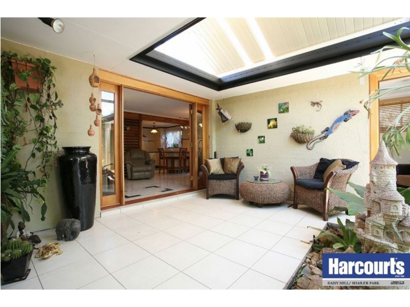 9 Batman Crescent, Springwood QLD 4127
