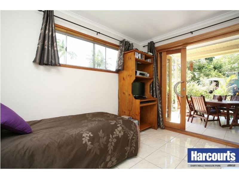 9 Batman Crescent, Springwood QLD 4127