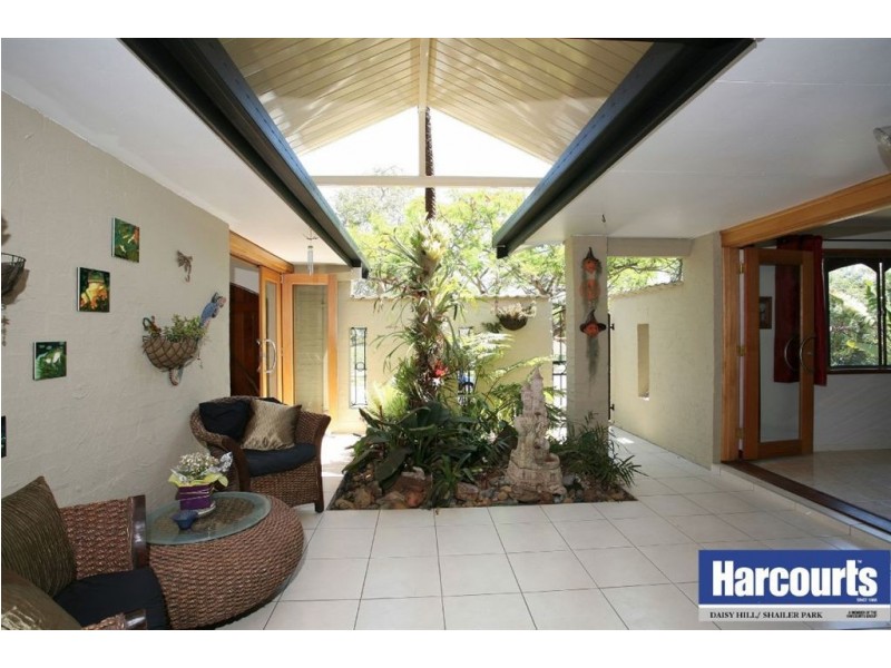 9 Batman Crescent, Springwood QLD 4127