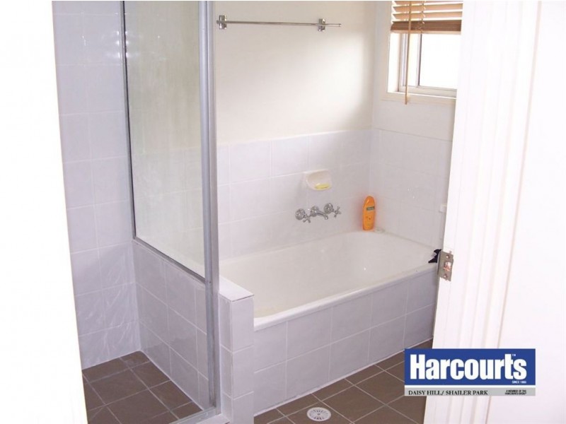 15 Kerrong Court, Shailer Park QLD 4128