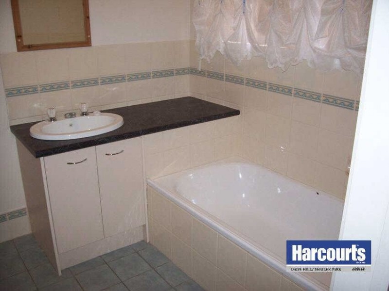 1/10  Bulwarna St, Shailer Park QLD 4128