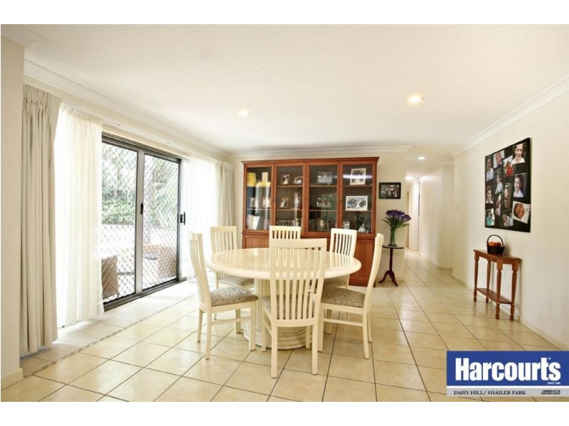 70 Lyndale Street, Daisy Hill QLD 4127