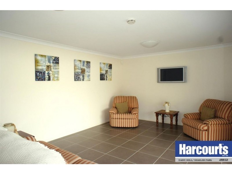 3 Dennis Vale Drive, Daisy Hill QLD 4127