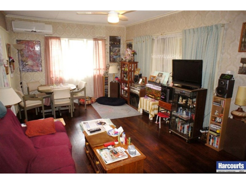 8 Wain Avenue, Logan Central QLD 4114