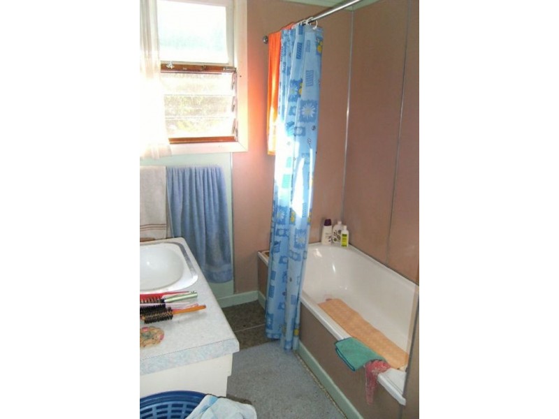 8 Wain Avenue, Logan Central QLD 4114