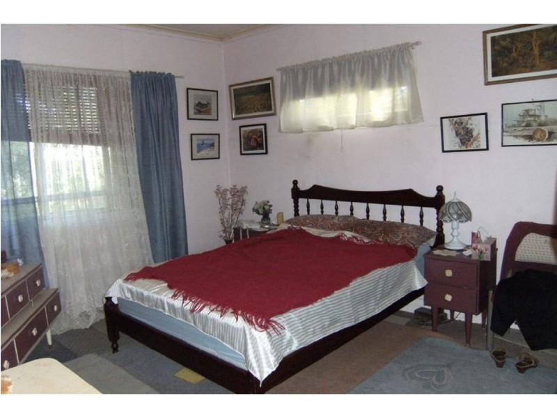 8 Wain Avenue, Logan Central QLD 4114