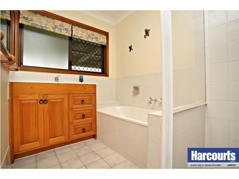 3 Oxley Ct, Daisy Hill QLD 4127