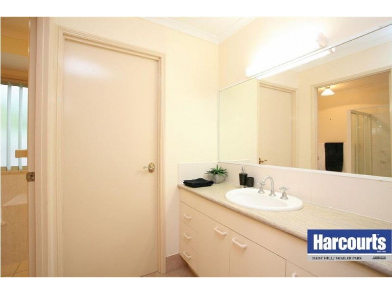 4 Cameron Court, Daisy Hill QLD 4127