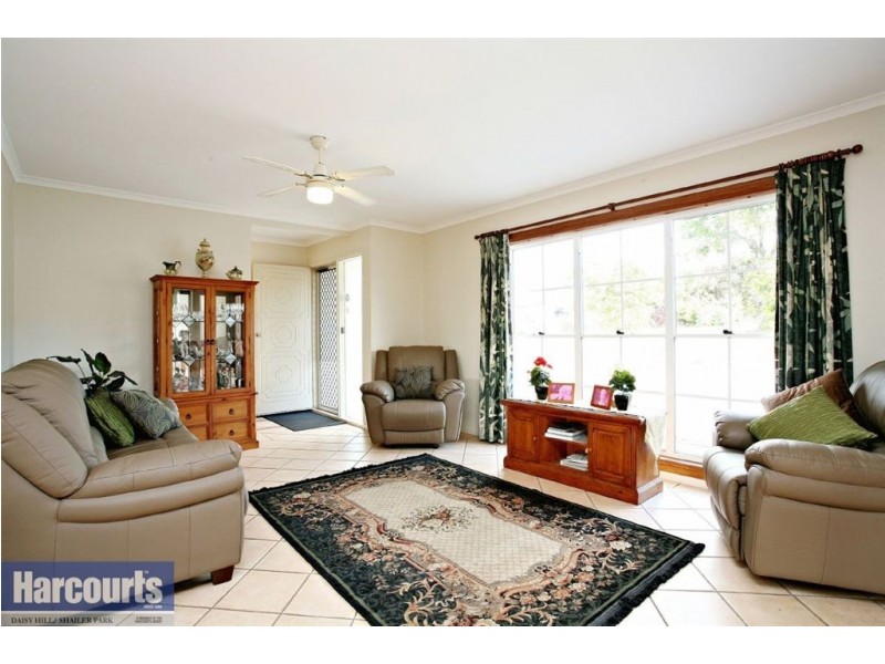 6 Belinda Crescent, Springwood QLD 4127