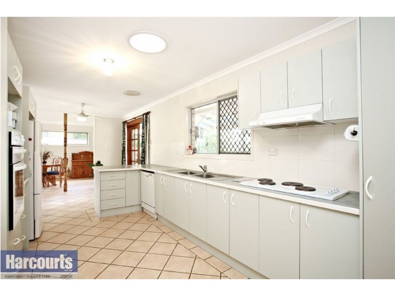 6 Belinda Crescent, Springwood QLD 4127