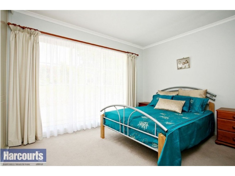 6 Belinda Crescent, Springwood QLD 4127