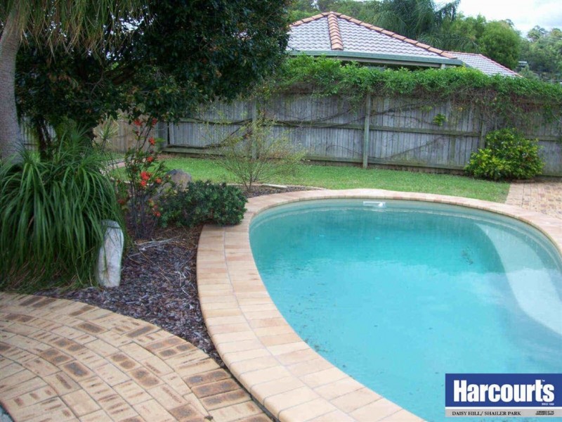 9 Seletar Place, Tanah Merah QLD 4128