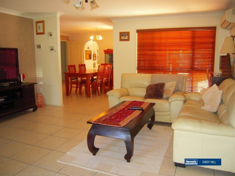 6 Lilygreen Crescent, Springwood QLD 4127