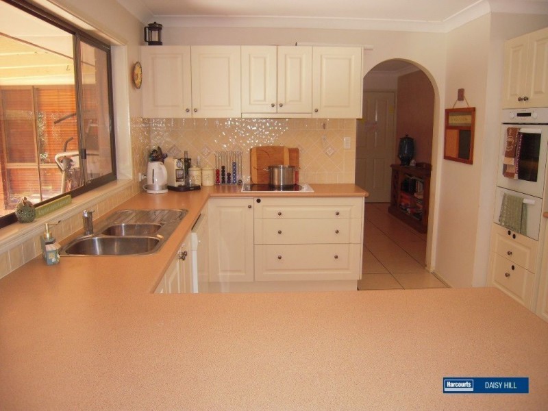 6 Lilygreen Crescent, Springwood QLD 4127