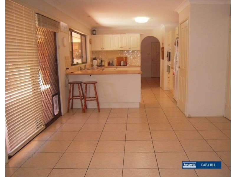 6 Lilygreen Crescent, Springwood QLD 4127