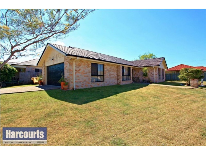 18 Links Avenue, Meadowbrook QLD 4131