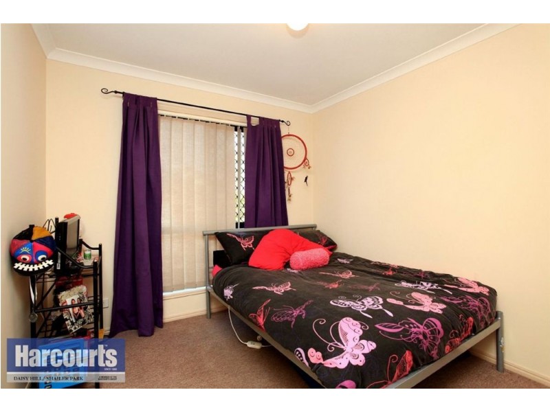 18 Links Avenue, Meadowbrook QLD 4131