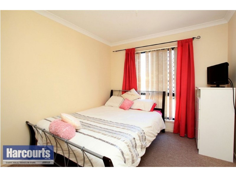 18 Links Avenue, Meadowbrook QLD 4131