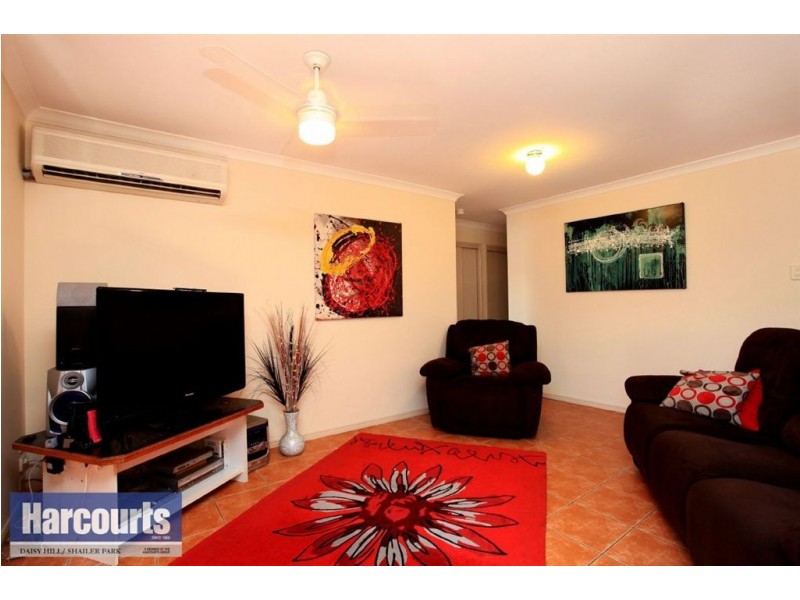 18 Links Avenue, Meadowbrook QLD 4131