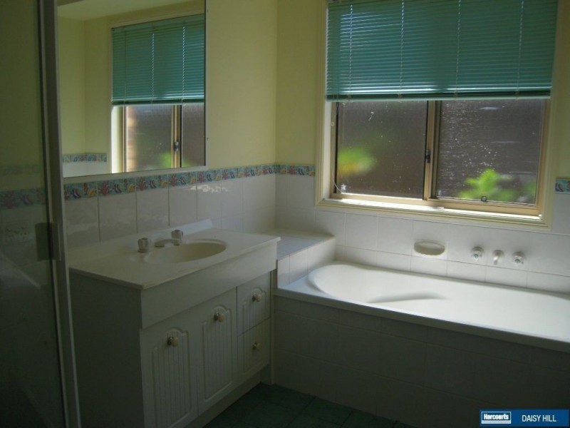 16 Lithfield Place, Loganholme QLD 4129