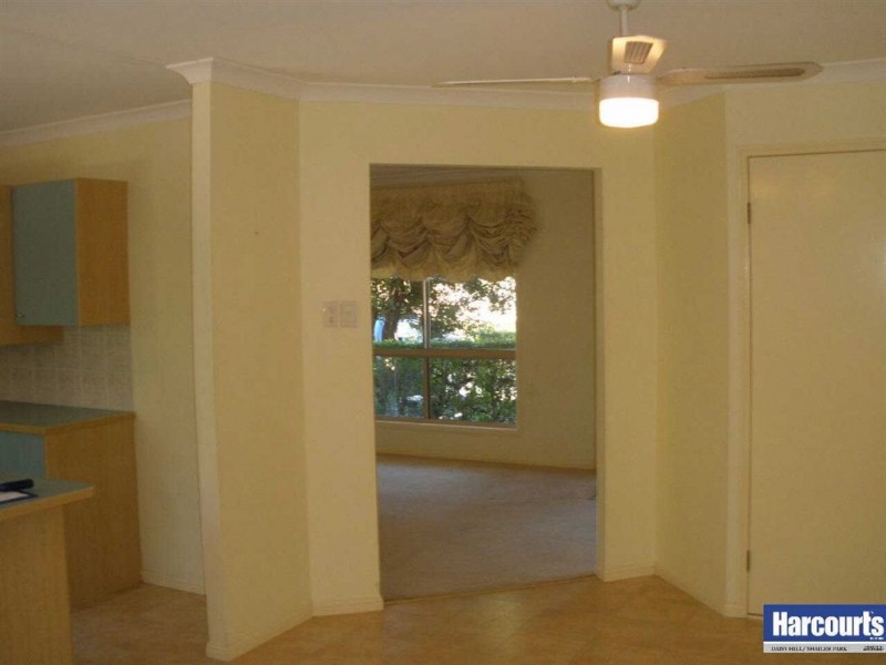 16 Lithfield Place, Loganholme QLD 4129