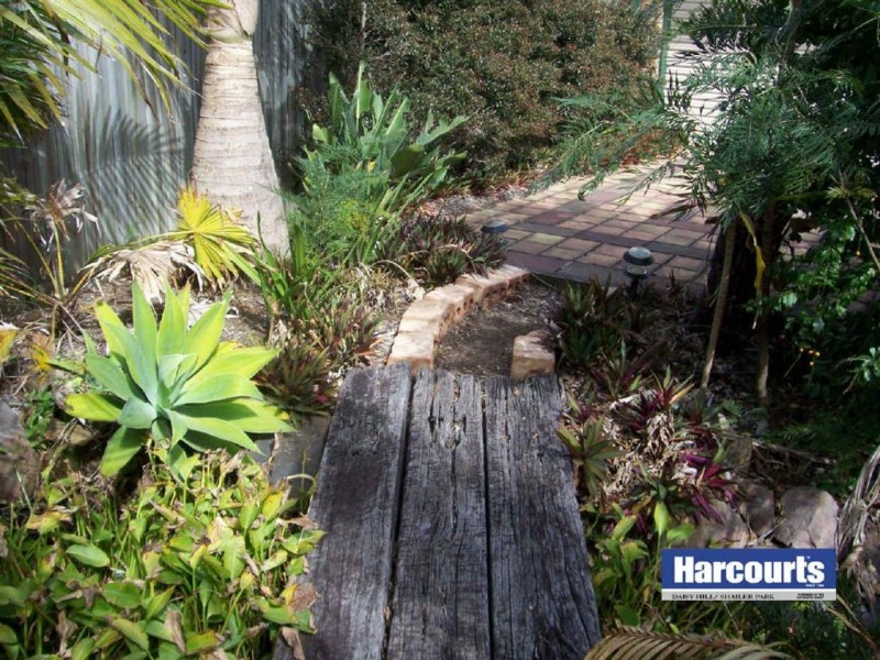 16 Lithfield Place, Loganholme QLD 4129