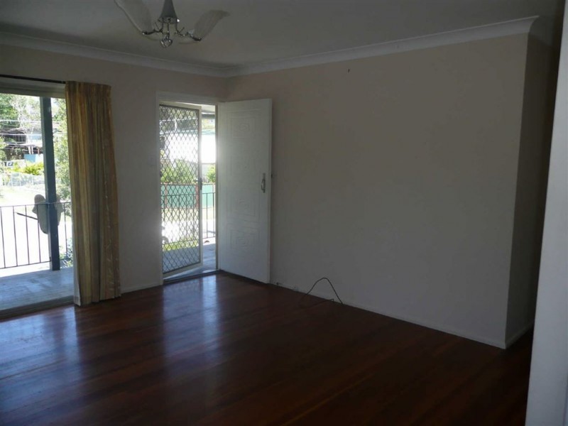 9 Deodar St, Woodridge QLD 4114