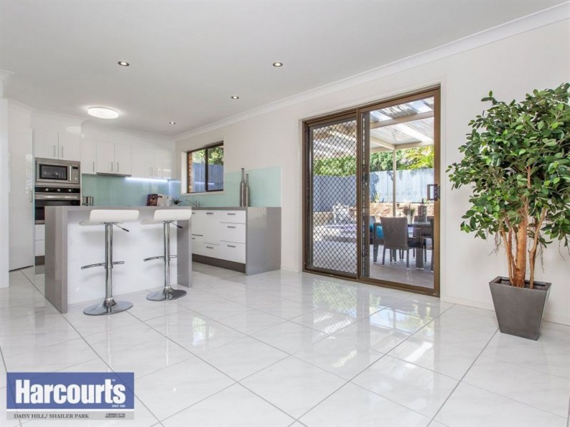 9 Ermington Street, Daisy Hill QLD 4127