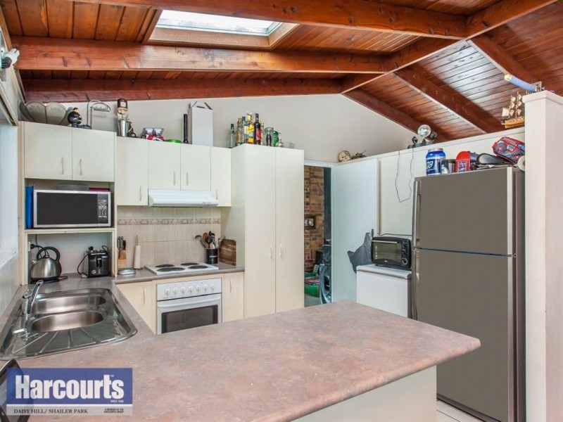 24 Willoughby Crescent, Springwood QLD 4127