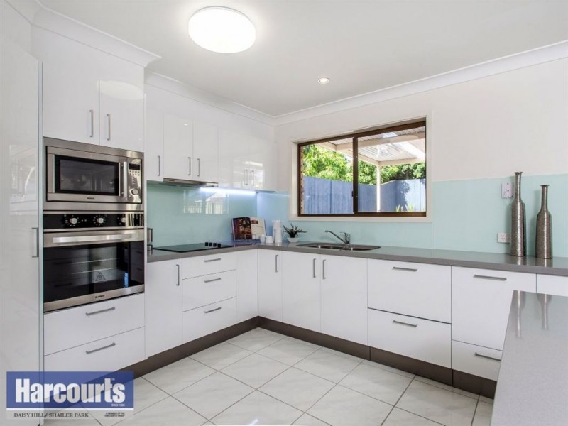 9 Ermington Street, Daisy Hill QLD 4127