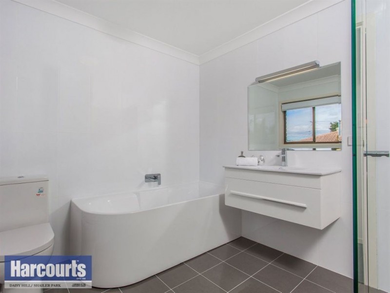 9 Ermington Street, Daisy Hill QLD 4127