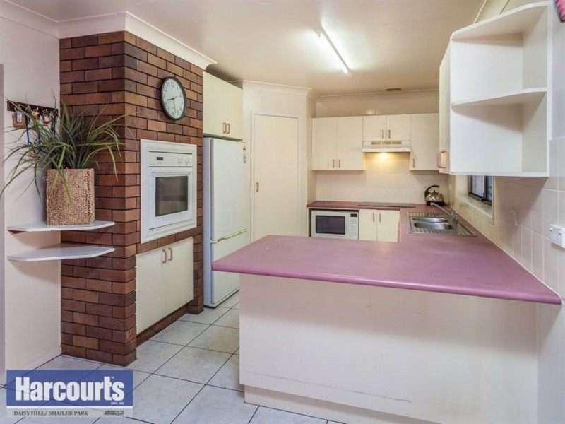 2 Elton Street, Daisy Hill QLD 4127