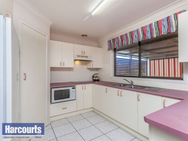 2 Elton Street, Daisy Hill QLD 4127