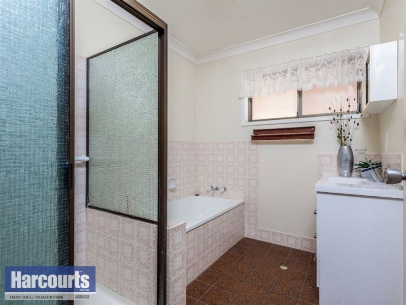 2 Elton Street, Daisy Hill QLD 4127