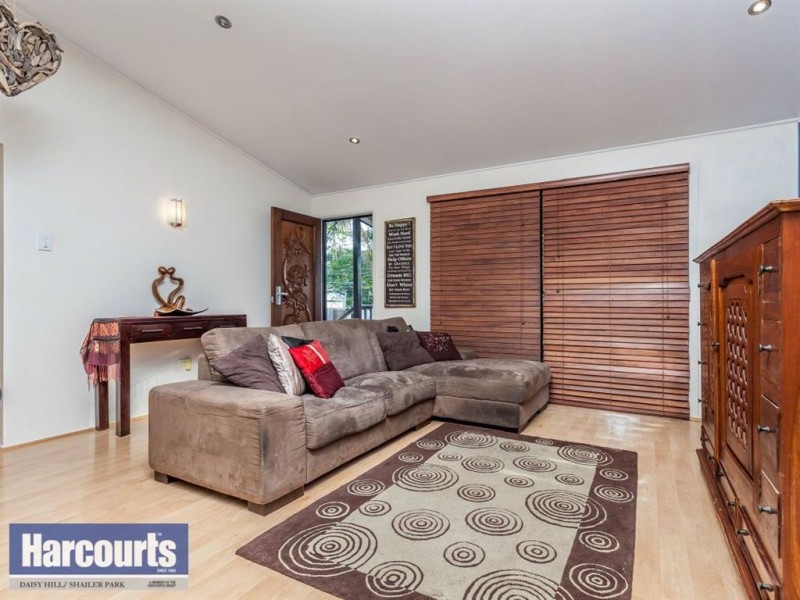 13 Hyacinth Street, Daisy Hill QLD 4127