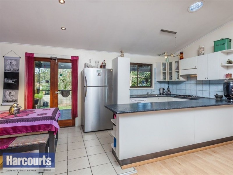 13 Hyacinth Street, Daisy Hill QLD 4127