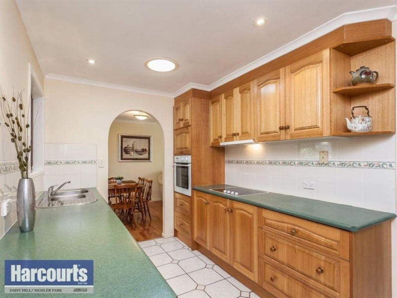 24 Raleigh Street, Springwood QLD 4127