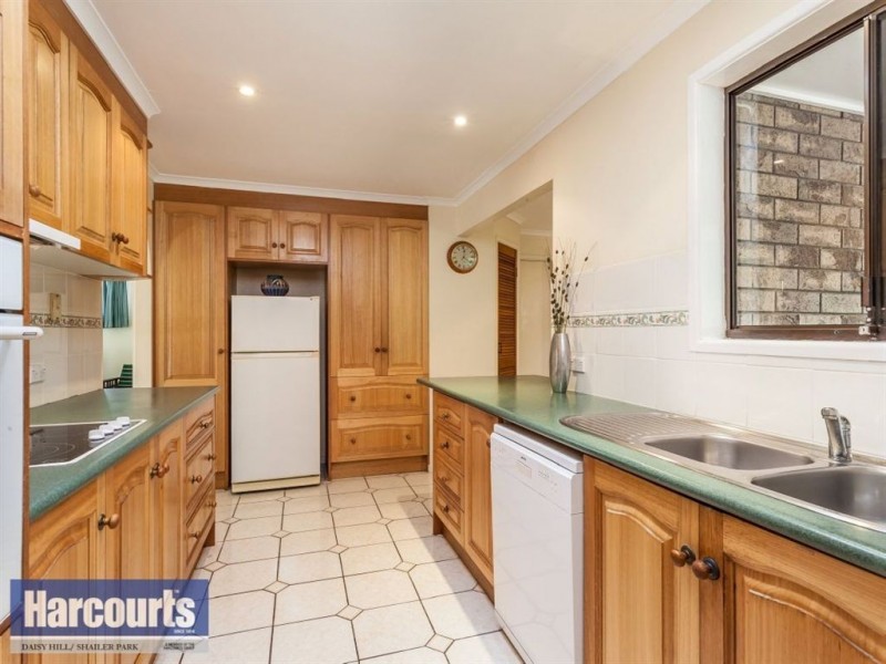 24 Raleigh Street, Springwood QLD 4127