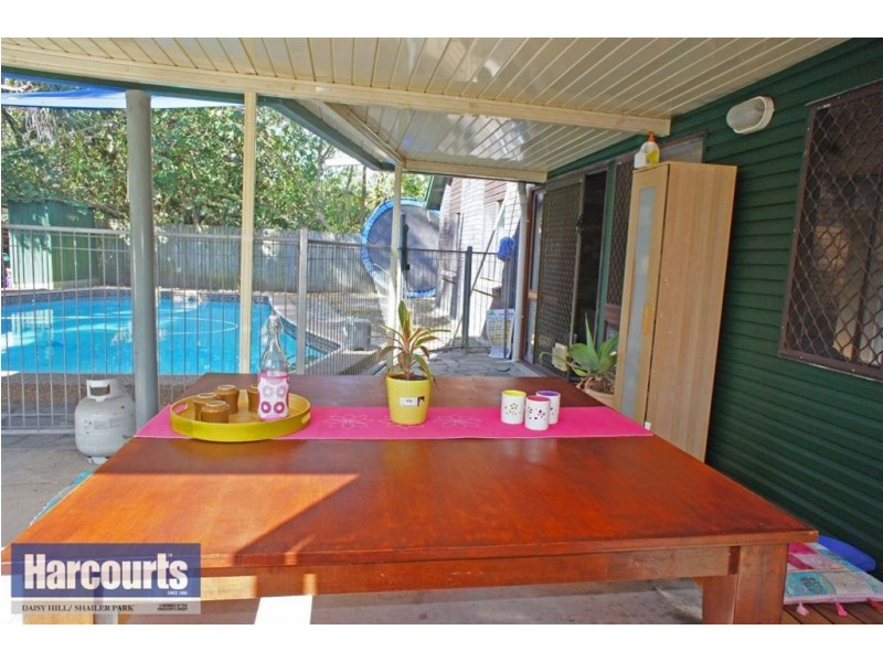 25 Wenlock Crescent, Springwood QLD 4127