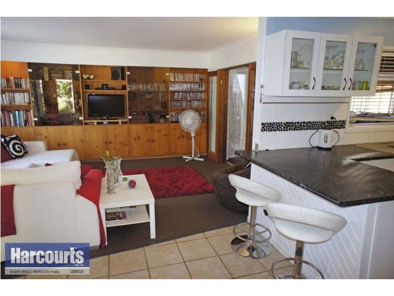 25 Wenlock Crescent, Springwood QLD 4127