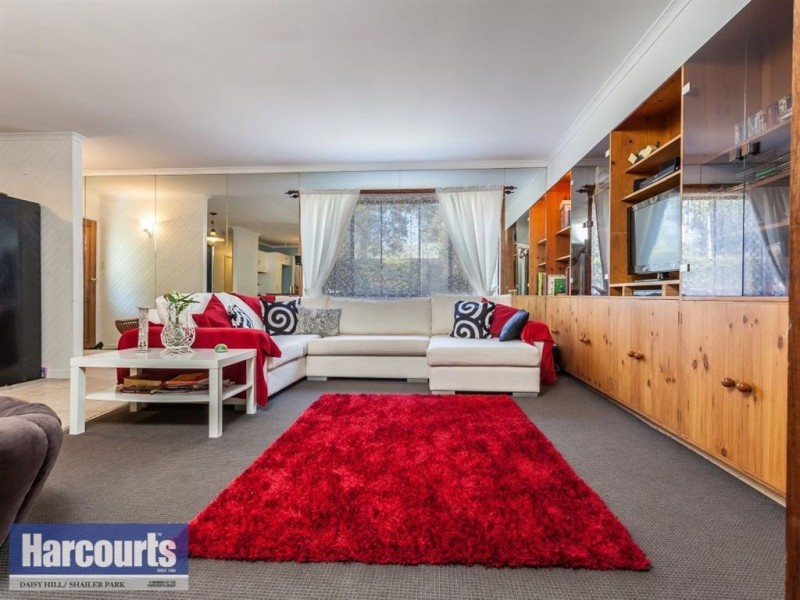 25 Wenlock Crescent, Springwood QLD 4127