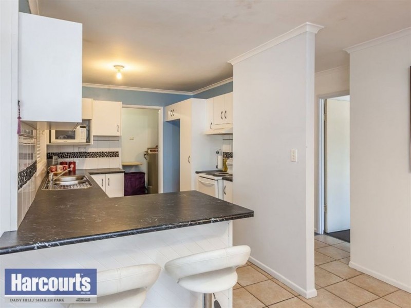 25 Wenlock Crescent, Springwood QLD 4127