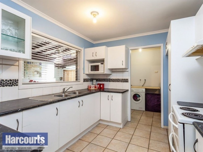25 Wenlock Crescent, Springwood QLD 4127