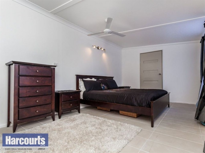 25 Wenlock Crescent, Springwood QLD 4127