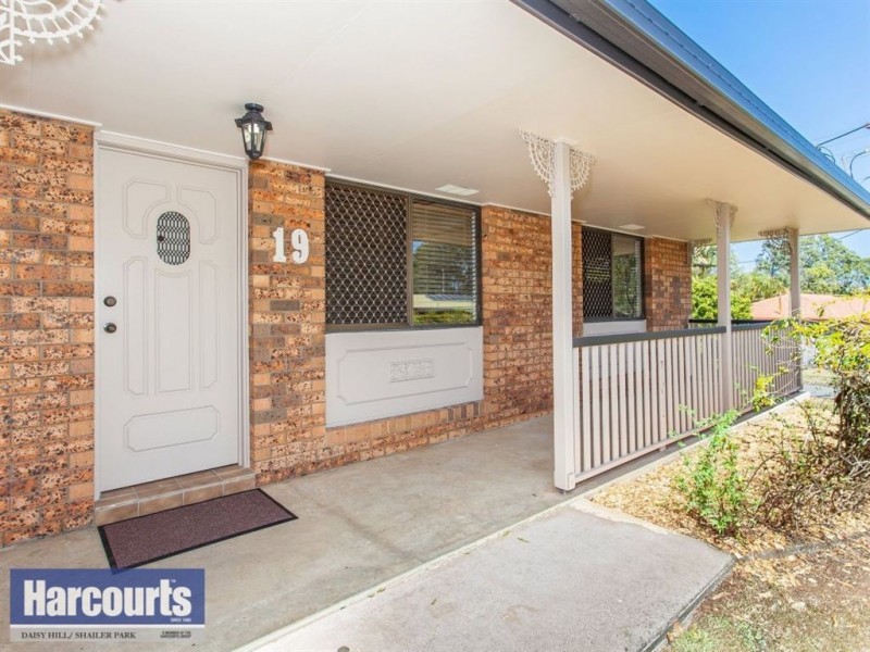 19 Village Drive, Daisy Hill QLD 4127