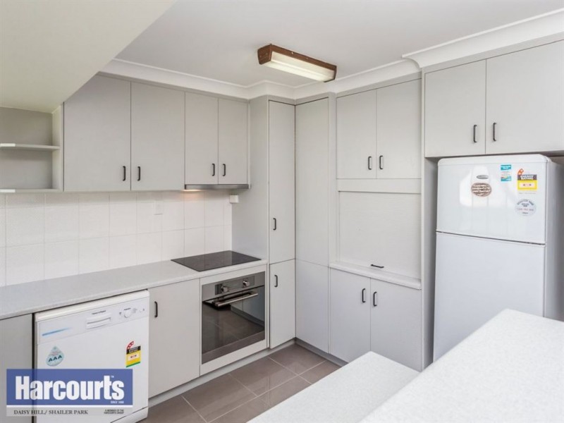 19 Village Drive, Daisy Hill QLD 4127