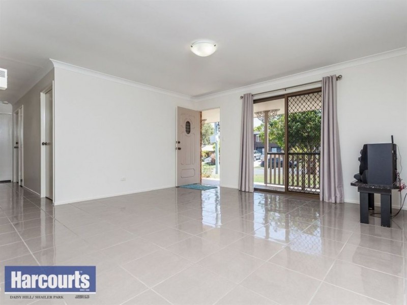 19 Village Drive, Daisy Hill QLD 4127