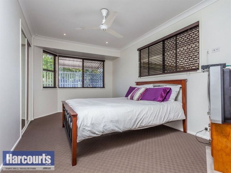 19 Village Drive, Daisy Hill QLD 4127