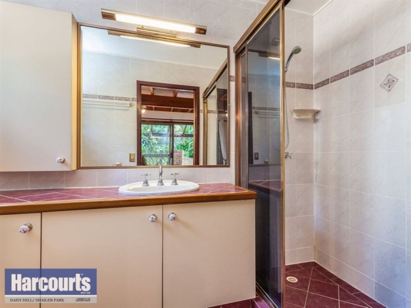 11 Forest Street, Daisy Hill QLD 4127